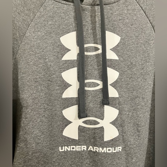 Under Armour Rival multi logo fleece hoodie in gray. Perfect condition - Picture 7 of 9